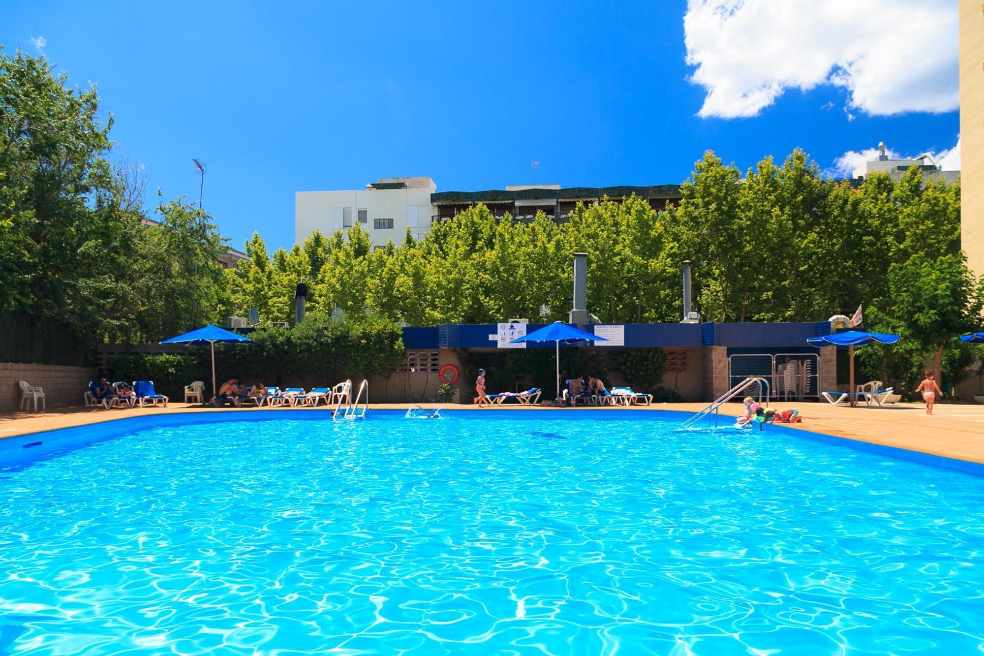 Uhc Alboran Apartments Salou Extérieur photo